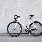 Sepeda fixie adalah jenis sepeda yang tengah populer saat ini. Jenis sepeda ringan tanpa rem ini bisa kamu jadikan sebagai kendaraan keren ramah lingkungan atau temanmu saat berolahraga. Mau tahu rekomendasi sepeda fixie terbaru di tahun 2023? Simak ulasan BP-Guide berikut ini!