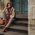 Kamu suka dengan sesuatu berbau fashion? Jangan lewatkan para fashion blogger berikut sebagai inspirasi terlebih lagi jika kamu ingin menjadi fashion blogger sukses seperti mereka. Simak juga tips menjadi fashion blogger dari BP-Guide berikut ini!