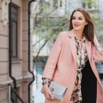 Saat pergi beraktivitas, kamu pasti membutuhkan tas. Namun, tas bukan sekadar pelengkap penampilan lho. Dengan memilih model dan jenis tas yang tepat, kamu akan terlihat makin sempurna. Yuk, simak rekomendasi tas impor paling kece dari BP-Guide berikut ini.