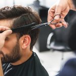 Anda pasti tahu bahwa penampilan rambut bisa membuat perbedaan besar dalam penampilan Anda. Untuk pria yang ingin tampil keren, pemilihan gunting rambut yang tepat adalah langkah awal yang penting.