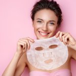 Siapa sih yang tidak tergoda dengan kulit wajah yang sehat, kenyal, dan cerah? Tentu setiap wanita ingin memiliki bare face tersebut. Nah, untuk mendapatkan kulit wajah yang sehat, kamu perlu perawatan rutin dengan menggunakan masker. Ada banyak jenis masker yang bisa cocok dengan wajahmu. Cek rekomendasinya bersama BP-Guide, yuk!