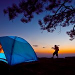 Menghabiskan waktu di alam bebas dengan berkemah adalah pengalaman yang luar biasa. Namun, ketika cuaca tidak kooperatif, memiliki tenda camping yang tahan bocor menjadi sangat penting. Dengan menggunakan tenda camping yang dirancang khusus untuk tahan bocor, Anda dapat menikmati petualangan alam dengan lebih tenang dan tanpa khawatir akan kebasahan.