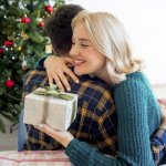 聖なる夜をプレミアムに演出するために、クリスマスプレゼントは30代の彼女の好みに合うものを選ぶことが大切です。今回は、クリスマスプレゼントとして、とくに人気を集めるブランドのアイテムをご紹介します。編集部が実際の調査結果をもとに作成した、おすすめのアイテムだけを厳選したランキングは必見です。ぜひ参考にして、彼女に長く使ってもらえる素敵なプレゼントを見つけてください。

