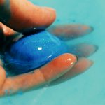 Bath Bomb menjadi pilihan untuk Anda agar pengalaman mandi Anda lebih berkesan dengan tubuh harum dan tentunya lebih bersih. Busa yang melimpah menjadikan Anda lebih nyaman untuk mandi. Berikut ulasan dan rekomendasinya untuk Anda.