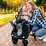 Stroller bayi adalah solusi yang praktis dan nyaman untuk membawa si kecil saat bepergian. Dengan desain yang ergonomis dan fitur-fitur yang mendukung, stroller bayi memberikan kenyamanan dan kebebasan bergerak bagi Anda dan bayi Anda.