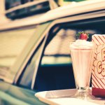 Meja mobil menjadikan Anda tetap bisa melakukan apa saja, mulai dari bekerja, makan sampai hal lainnya. Sehingga Anda masih bisa tetap produktif dan mampu melakukan apa saja meski berada di perjalanan. Berikut ini BP-Guide akan mengulasnya untuk Anda. 