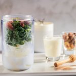 Anda pasti ingin menjaga pola makan sehat dan tetap aktif, bahkan saat Anda sedang bepergian. Di sinilah kehadiran portable blender mengubah permainan, memungkinkan Anda untuk meracik smoothie segar dan nutrisi kapan pun dan di mana pun.