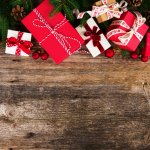 30  Hadiah Natal untuk Teman Kantor Ini Pasti Sukses Bikin Teman Kamu Surprise Rekomendasi Pakar Kado!