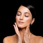 Anda punya masalah wajah yang kompleks seperti warna kulit yang tidak merata, kemerahan dan sebagainya? Berarti Anda membutuhkan bantuan dari CC Cream. Apa itu CC Cream? Nah, simak tips dan rekomendasi produk dari BP-Guide berikut ini, yah.