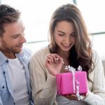 10 Best Karwa Chauth Gifts for Wife: Celebrate Your Better Half on This Special Day with These Thoughtful Gifts! (2020)