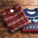 Menggunakan sweater dapat menjadi salah satu opsi berpenampilan yang menarik karena selain dapat menghangatkan tubuh, sweater juga membuat penampilan kita menjadi semakin menawan. Ingin tahu bagaimana tips mengenakan sweater dan sweater apa saja yang modis saat ini? Yuk, simak artikel berikut ini!