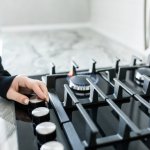 Bila kamu ingin mengisi perabotan dapur bisa dimulai dengan membeli kompor. Agar lebih cepat dalam memasak, sebaiknya sekalian pilih kompor dengan 4 tungku. Ada kok kompor 4 tungku harga terjangkau yang bisa dijadikan pilihan. Simak daftarnya berikut ini. 