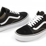 Pergi ke sekolah jadi salah satu aktivitas kebanyakan anak di usia wajib sekolah. Kadang-kadang, rutinitas ini bisa jadi menjenuhkan bahkan membuat mereka tak semangat. Untuk memotivasi, para orang tua bisa mengupayakan beberapa hal, salah satunya adalah dengan memberikan sepatu sekolah yang tampak modis. Sepatu sekolah dengan desain menarik bisa jadi salah satu cara untuk menyemangati buah hati agar bersemangat belajar. Sudah tahu model sneakers sekolah yang trendi?