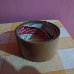 Lakban bukan hal baru dalam kehidupan kita. Perlengkapan yang satu ini bisa digunakan dalam berbagai bidang. Dengan adanya lakban, kita bisa menambal, merekatkan dan menutup dengan rapat berbagai permukaan. Lakban memiliki banyak jenis yang bisa digunakan sesuai kebutuhan. Intip rekomendasi lakban terbaik dari kami untuk berbagai keperluan!