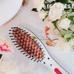【密着インタビュー企画第52弾】今回は、ヘアアイロンや電動歯ブラシなど、日常の身だしなみに欠かせないアイテムを取り扱っている「アレティ」に密着インタビューしました。製品開発秘話や用途に合わせたおすすめヘアアイロンなどのお話を伺っています。忙しい朝もスムーズに身支度が整えられる、プロ仕様のアイテムは必見です！大切な女性への実用性の高い贈り物としていかがでしょうか。