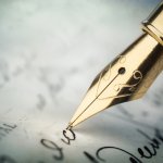 Kamu yang hobi menulis pastinya ingin tulisan kamu lebih berkesan rapi dan indah. Jangan lewatkan untuk memiliki dan memakai fountain pen. Pena zaman dulu ini modelnya memang klasik, namun hasil tulisannya berkesan artistik loh. Intip segera rekomendasi fountain pen dari BP-Guide!