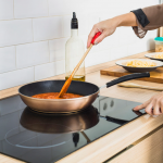 Anda yang selalu mengutamakan kenyamanan dan kepraktisan dalam memasak, sambutlah era baru dengan kompor tanam Rinnai. Didesain untuk memenuhi kebutuhan dapur modern Anda, kompor ini membawa inovasi yang menghadirkan gaya elegan dan efisiensi dalam satu perangkat.