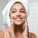 Pampering your skin starts with taking care of it. And the first step in skin care is cleansing – with a good face wash, of course. Your skin needs a face wash that cleanses deeply, removes impurities, clears your pores, and much more.  For your ease, we have compiled some of the best face washes to help you get squeaky clean skin.