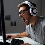 Headset tentunya menjadi salah satu item yang musti dimiliki gamers. Sedang bingung mencari headset terbaik? Berikut ini, BP-Guide akan memberikan rekomendasi headset gaming terbaik untuk Anda.