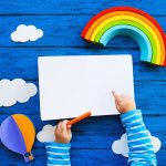 Buku gambar adalah benda wajib bagi para pencinta seni rupa. Berguna untuk menggambar sketsa, buku gambar juga menjadi media eksplorasi bentuk dan warna. Tak perlu bingung mencari produk terbaik, ini dia rekomendasi buku gambar A3 yang patut kamu pilih.