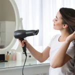 Dapatkan tampilan rambut terbaik dengan menggunakan hair dryer terbaik yang dirancang untuk kebutuhan Anda. Memiliki fitur canggih dan teknologi terbaru, hair dryer terbaik akan memberikan hasil pengeringan cepat, rambut yang lembut, berkilau, dan mudah ditata.