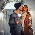 カップルで過ごすことも多いクリスマスには、大学生の彼氏の気分が明るくなるような贈り物をしましょう。今回は、編集部が実施したwebアンケートの回答結果などをもとに、人気の商品をリサーチしました。ランキング形式でご紹介するので、実際に選ばれているアイテムやブランドをチェックできます。彼氏との思い出に残るプレゼントを見つけてください。
