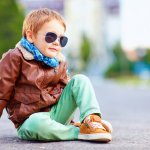 Jaket merupakan fashion item yang wajib dimiliki semua orang, termasuk juga anak-anak. Jika buah hati belum punya jaket, segera belikan untuknya. Memakai jaket selain bisa menghangatkan tubuh juga bisa membuat tampilan anak makin fashionable. Simak rekomendasi jaket anak rekomendasi BP-Guide di bawah, ya!