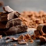 Coklat crunchy menjadi kombinasi sempurna antara rasa manis dan tekstur renyah. Berikut rekomendasi varian coklat crunchy terbaik yang dapat memuaskan selera dan keinginan Anda.