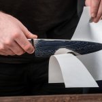 Anda yang menghargai ketajaman pisau, mari kenali keajaiban asahan pisau. Dengan teknik yang tepat, asahan ini menjadi kunci utama dalam mempertahankan ketajaman dan kinerja maksimal pada setiap pisau dapur Anda.

