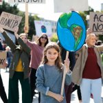 Pemanasan global ditandai dengan kenaikan suhu udara dan laut di permukaan bumi. Kenaikan suhu udara ini  menyebabkan banyak perubahan ekstrem yang terjadi dan mendatangkan bahaya bagi keberlangsungan hidup manusia. Akhirnya manusia menjadi tidak lagi bisa hidup dengan nyaman di bumi.