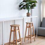 Meja bar adalah elemen penting dalam desain interior, dan pemilihan yang tepat dapat mengubah tampilan ruang tinggal Anda. Dari meja bar minimalis hingga yang klasik, kami akan memberikan panduan yang membantu Anda menemukan opsi yang cocok dengan gaya dan kebutuhan Anda. 