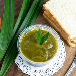 Selai srikaya adalah pilihan tepat untuk kamu yang bosan selai cokelat atau selai kacang. Rasa dan aroma selai srikaya begitu menggoda untuk dicoba. Selain enak untuk olesan roti bakar, selai ini juga cocok untuk topping minuman hingga olesan biskuit. Intip rekomendasi selai srikaya dari kami, ya.