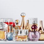 Parfum sudah menjadi barang yang wajib dimiliki oleh para wanita. Meski demikian, masih banyak orang yang belum bisa menemukan parfum yang sesuai dengan selera. Mudah didapat dan dibanderol dengan harga yang tejangkau, ini dia parfum Vitalis yang paling direkomendasikan bagi para wanita.