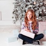 この記事では、中学生の彼女へ贈るクリスマスプレゼントにぴったりのアイテムをご紹介します。編集部がwebアンケート調査などをもとに厳選したおすすめの商品をランキング形式でチェックできるので、女子が喜ぶギフトがわからない方でも安心です。彼女に一目置かれる素敵な彼氏を目指している男子はぜひ参考にしてください。