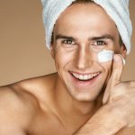 Hiện nay, nhu cầu chăm sóc bản thân và làm đẹp của nam giới cũng không hề nhỏ, đặc biệt là với khuôn mặt. Cho nên nhiều sản phẩm chăm sóc da cho nam giới đã ra đời, trong đó có mặt nạ dưỡng da. Tuy vậy không phải ai cũng am hiểu và có thể chọn ra cho bản thân một sản phẩm mặt nạ phù hợp. Mời bạn hãy cùng Bp-guide tham khảo ngay danh sách 10 loại mặt nạ cho nam giới giúp cánh mày râu có làn da sạch và khỏe (năm 2022) trong bài viết dưới đây để có lựa chọn ưng ý nhất nhé.