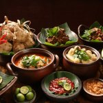 Makanan khas Jawa memang menjadi magnet pecinta kuliner. Bahkan hampir seluruh wilayah Indonesia tersedia masakan khas Jawa. Anda yang berada di Bali, berikut rekomendasi masakan khas Jawa yang wajib dinikmati.
