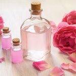 Anda yang mencari cara alami untuk merawat kulit dan menyegarkan diri, tidak perlu mencari lebih jauh. Rose water, atau air mawar, adalah rahasia kecantikan yang sudah dikenal sejak zaman kuno, dan kini dapat menjadi bagian dari rutinitas perawatan Anda.

