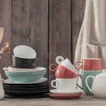 Selain menu makanan, ada hal lain yang penting kamu pertimbangkan untuk menjadikan makan bareng keluarga menjadi lebih menyenangkan. Ya, peralatan makan dan minum tentunya. Sedang mencari peralatan makan dan minum terbaik? Simak dulu artikel berikut ini, ya.