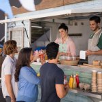 Anda pecinta kuliner yang mencari pengalaman makan yang unik dan menyenangkan? Jangan lewatkan kesempatan untuk menjelajahi rekomendasi food truck terbaik di Jakarta! Kota ini menawarkan beragam pilihan food truck dengan cita rasa yang menggugah selera dan suasana yang asyik untuk dinikmati bersama teman-teman atau keluarga.