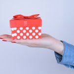 A gift could be used to express appreciation, could be a token to express love or could be given to fulfil a particular need. Getting the most thoughtful gifts does not have to involve huge spending. Although some of the best gifts may mean spending big bucks, there are low-budget ones that are equally as thoughtful. This article brings you an array of the best low-budget gifts that you can source from international websites for your guy. 