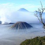 Jawa Timur adalah surganya pecinta traveling. Selalu saja ada destinasi menarik yang layak untuk dikunjungi. Dalam artikel ini, BP-Guide akan memberikan rekomendasi destinasi wisata Jawa Timur tahun 2022 buat Anda!