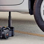 Dongkrak mobil adalah alat yang harus ada di bagasi. Ketika ban mobil tiba-tiba bocor di tengah perjalanan, kamu akan membutuhkan dongkrak untuk mengangkat mobilmu. Bingung cari dongkrak yang bagus itu seperti apa? Simak artikel BP-Guide berikut ini untuk mendapatkan rekomendasi dongkrak terbaik buat mobilmu.