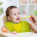 Zaman sekarang serba instan, termasuk untuk camilan bayi. Namun, adakalanya bayi Anda tidak bisa menerima camilan instan tersebut. Agar lebih aman dan terjaga nutrisinya, yuk buat sendiri camilan bayi di rumah.