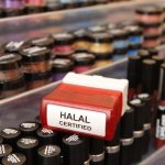 Wanita tak pernah jauh dari kosmetik. Di setiap kesempatan, kosmetik selalu terpoles di wajah para wanita. Namun bagi wanita muslimah kosmetik yang terpoles haruslah memenuhi standar halal agar tak mengganggu ibadah mereka. Untuk itu, BP-Guide akan memberikan rekomendasi berbagai kosmetik halal yang berasal dari luar negeri.