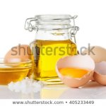 The egg is the best of nature's superfoods! It is beneficial no matter in what way it is consumed. For centuries, eggs are used in hair and skin masks to make them healthy and supple.  Here is a complete guide to making your own organic egg oil, using it properly and some ready-made alternatives, if you need a quick fix!