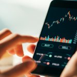 BP-Guide akan memberikan daftar aplikasi trading terdaftar di Bappebti yang aman dan terpercaya. Mengetahui aplikasi yang telah mendapatkan izin dari otoritas berwenang dapat memberikan keamanan dan kenyamanan dalam bertransaksi saham dan forex. Temukan informasi lengkapnya di sini!