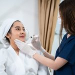 Klinik kecantikan terbaik di Palembang membantu individu merawat kulit dan mengatasi permasalahan kulit yang mengurangi rasa percaya diri melalui perawatan yang tepat.