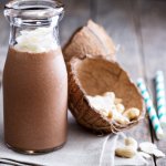 Minuman cokelat botol memang tak pernah gagal memperbaiki suasana hati di tengah aktivitas padat yang melelahkan. Tak hanya nikmat, kemasan botolnya juga membuat minuman ini siap minum tanpa repot diseduh. Tertarik menambah stok minuman cokelat botol di rumah atau kantor? Ini dia 10 rekomendasi produknya yang patut Anda lirik!