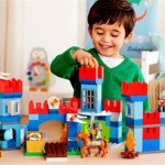 Lego là những bộ đồ chơi rất tuyệt vời vì nó khơi gợi khả năng sáng tạo, rèn luyện sự kiên trì, giúp các bé tự tin hơn khi hoàn thành những mô hình đẹp sinh động. Vì vậy chọn bộ đồ chơi Lego làm quà sinh nhật vừa tạo niềm vui cho bé vừa giúp bé phát triển một cách toàn diện.