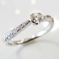 ラザールダイヤモンド 指輪のプロポーズプレゼント